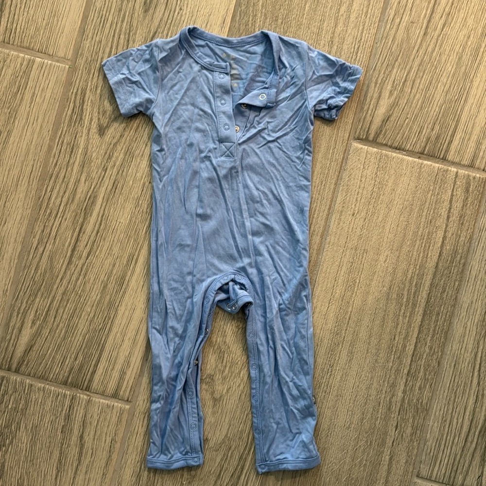 EUC Kyte Baby short sleeve button Henley romper, Periwinkle